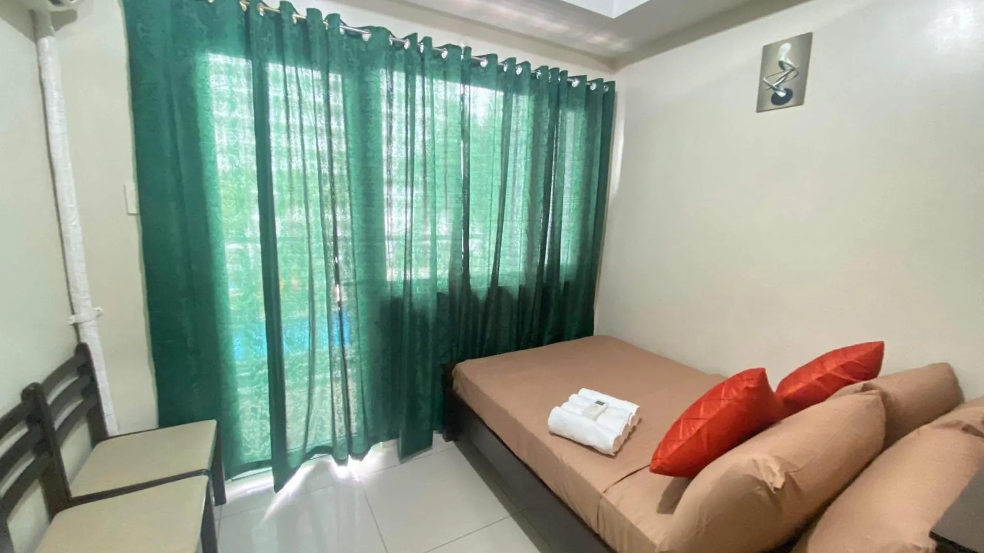 Aparthotel Triple 3D Shell Residences Pasay